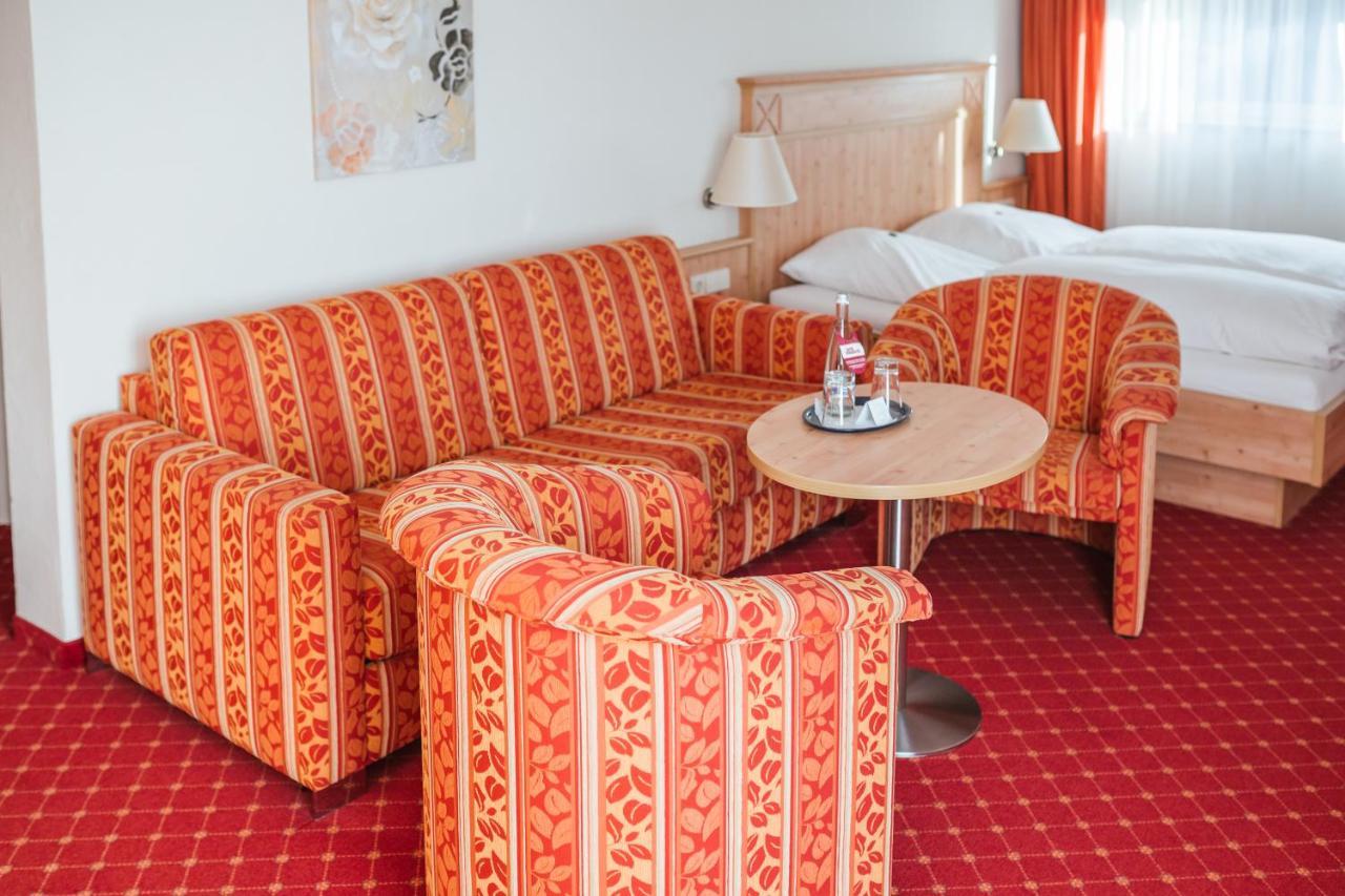 Hotel Waldeck Mit Restaurant "Florian'S" Фельдберг Екстер'єр фото